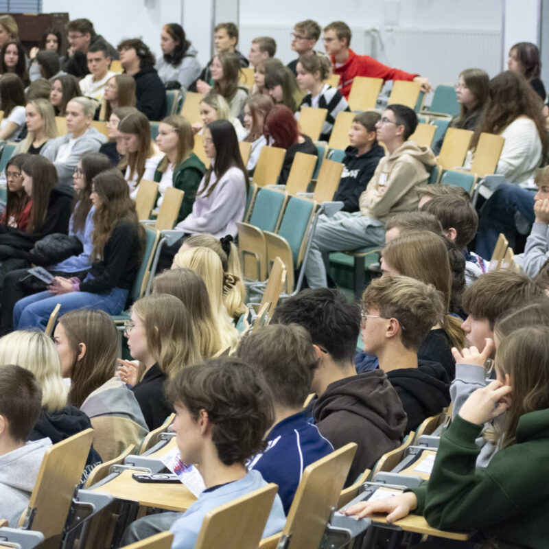 Prelekcje dla uczniów szkół średnich z Płocka podczas obchodów Światowego Tygodnia Przedsiębiorczości w Akademii Mazowieckiej w Płocku
