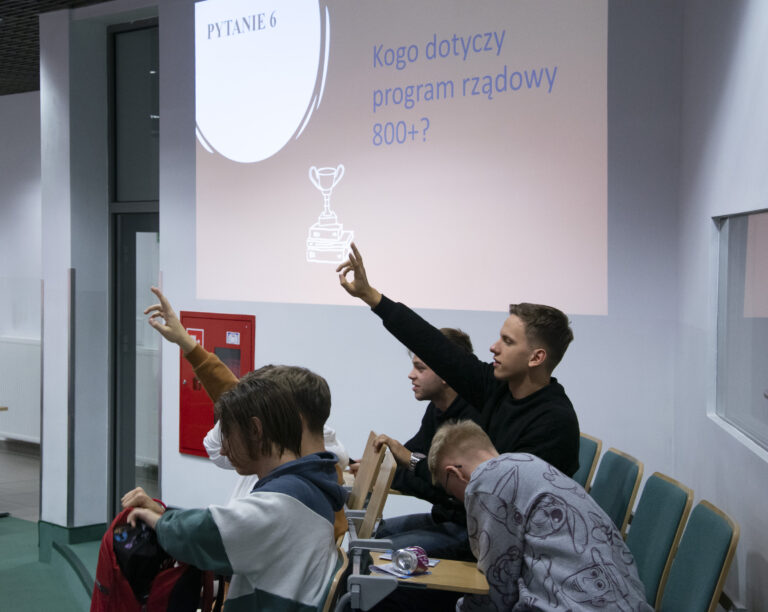 Prelekcje dla uczniów szkół średnich z Płocka podczas obchodów Światowego Tygodnia Przedsiębiorczości w Akademii Mazowieckiej w Płocku