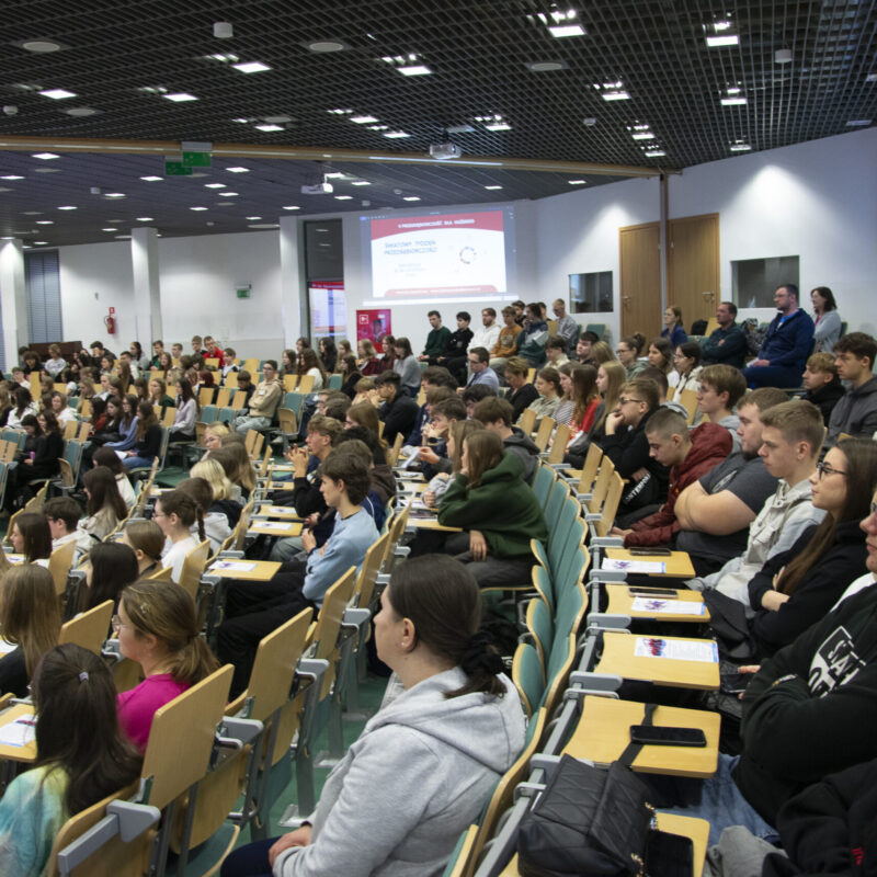 Prelekcje dla uczniów szkół średnich z Płocka podczas obchodów Światowego Tygodnia Przedsiębiorczości w Akademii Mazowieckiej w Płocku