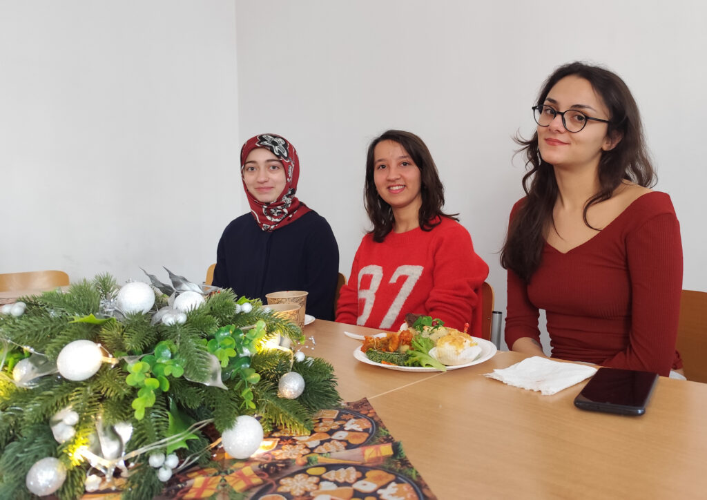 Studenci Erasmus+ podczas wigilii