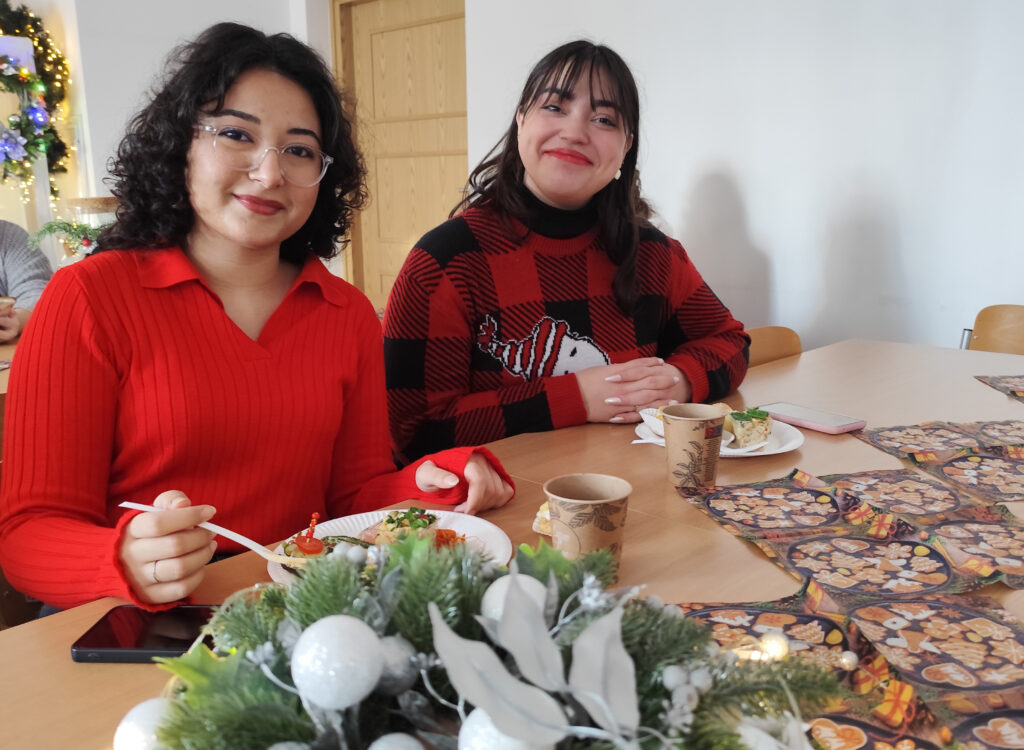 Studenci Erasmus+ podczas wigilii