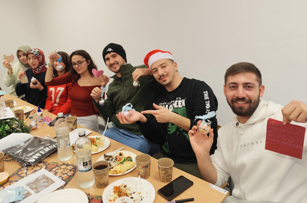 Studenci Erasmus+ podczas wigilii